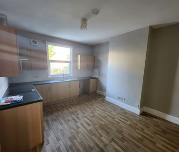 2 Bed Flat, Beaconsfield Villas, BN1 - Photo 3