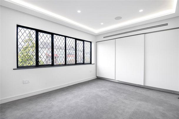 Forestdale, Southgate - Photo 1