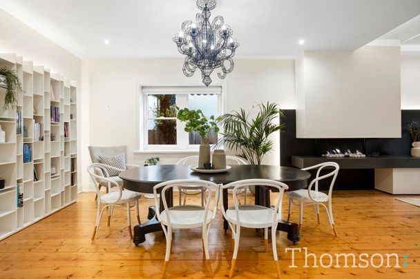 10 Kerr Crescent CAMBERWELL - Photo 1