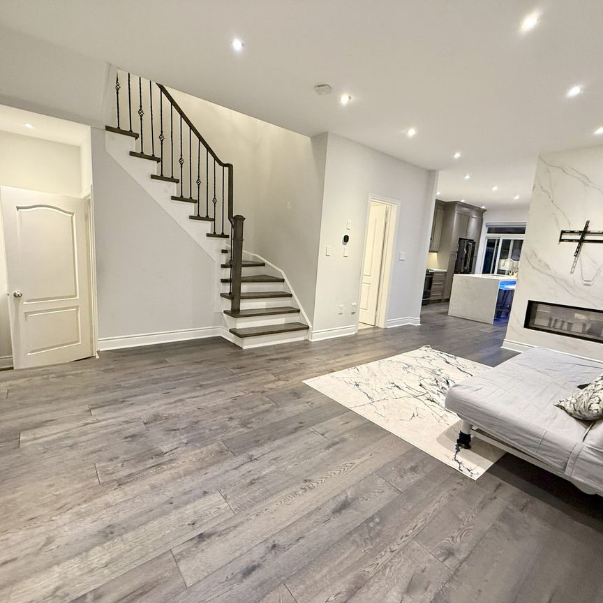 For Lease - 7328 Cork Tree Row, Mississauga, Ontario - Photo 1