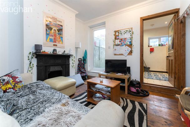 4 bedroom terraced house to rent - Photo 1