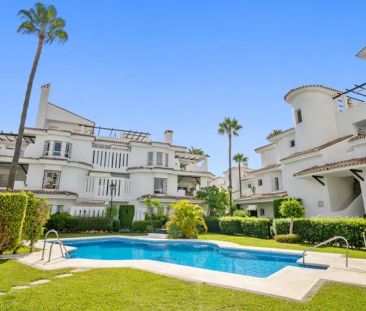 Alquiler de piso en Calle Alcaucín, 22 - Photo 1