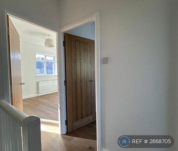 3 bedroom terraced house to rent - Photo 5