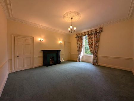 5 bedroom detached house to rent - Photo 2