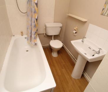 3 bedroom detached house to rent - Photo 6