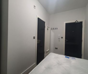 1 bedroom in a flat share to rent - Photo 4