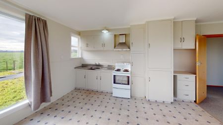 Longburn - 4 Bedrooms - Photo 3