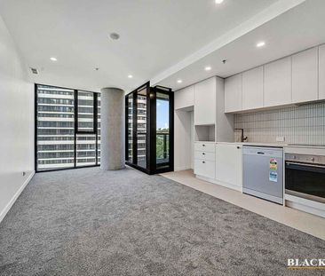 Discover Your New Home in the Heart of Belconnen Town Centre - Photo 2