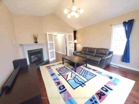 For Lease - 24 Golden Oak Avenue, Richmond Hill, Ontario - Photo 2