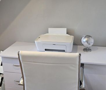 1 bedroom in a house share to rent - Photo 3