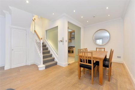 2 bedroom mews to rent - Photo 3