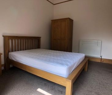 2 bedroom ground floor flat to rent - Photo 5