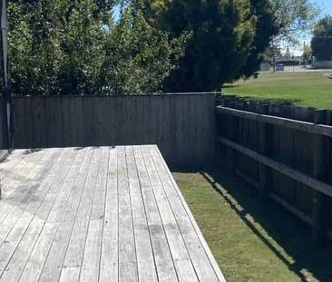 Charming 3-Bedroom, 2-Bathroom Home - Photo 1