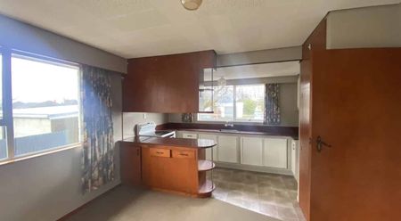 2 bedroom townhouse - Photo 3