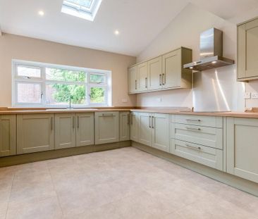 5 bedroom detached house to rent - Photo 4