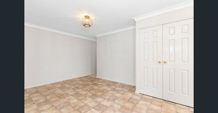 AIR-CONDITIONED LAKESIDE LIVING IN WARNERS BAY - Photo 4