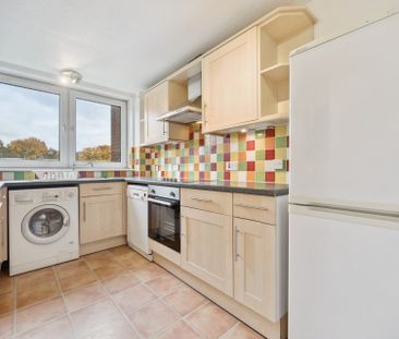 Clarence Gardens - Photo 4