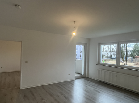 !!Schnell sein!! *Frisch renoviert* Helle 2-Zimmerwohnung mit BALKON**im ERDGESCHOSS - Photo 4