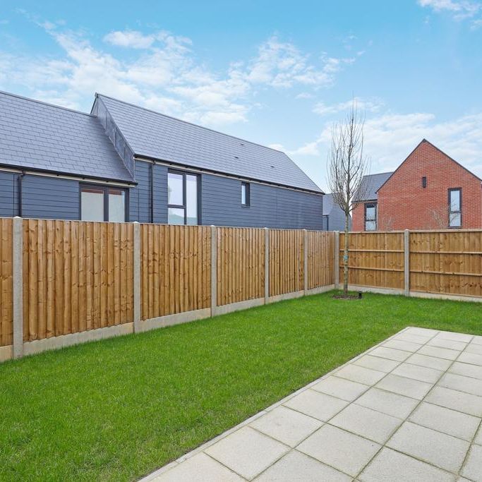 3 bedroom semi-detached house to rent - Photo 1