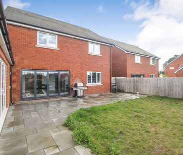 4 bedroom detached house to rent - Photo 5