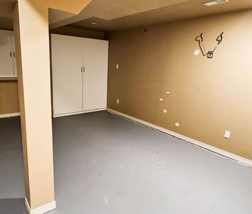 For Lease - 117 Kenneth Hobbs Avenue, Whitby, Ontario - Photo 3