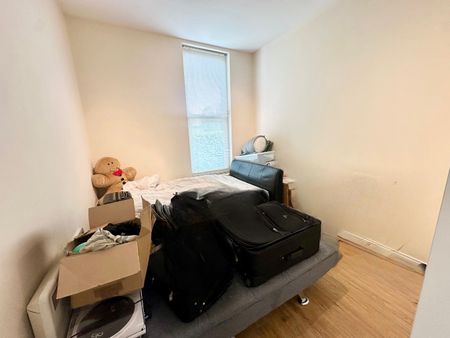 Two bedroom furnished property within walking distance of the City Centre - Photo 4