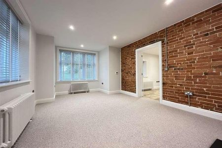 Oakley, Basingstoke, Hants, RG23 - Photo 3