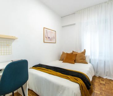 Calle del Pez Austral, Madrid, Community of Madrid 28007 - Photo 2