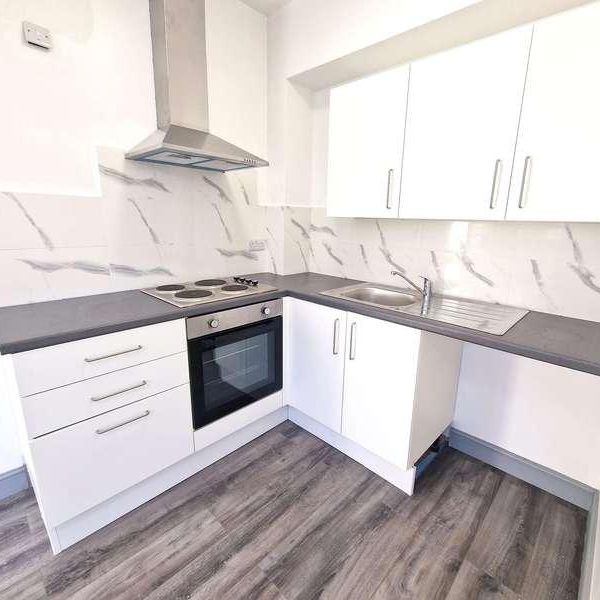 Avenue Road, DN2 - Photo 1