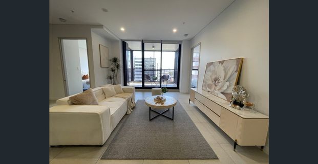 Resort Style 3-Bedroom Apartment in Mascot Spectrum Convenient to Everything - Photo 1