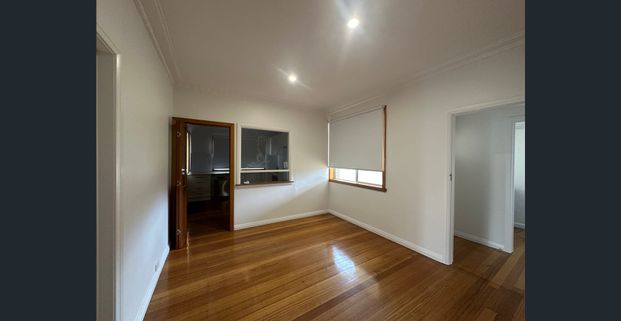 Freshly painted 3 bedroom home - Photo 1