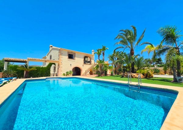WIDE ESTATE FOR RENT IN TEULADA FOR LONG TERM