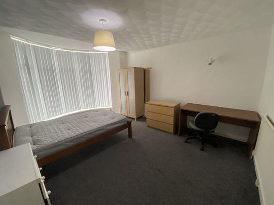 4 bedroom terraced house to rent - Photo 1