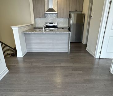 For Lease - 3346 Millicent Avenue Unit# Coach House, Oakville, Ontario - Photo 2