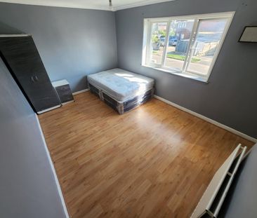 Room in a Shared House, Stratford Road, B11 - Photo 5