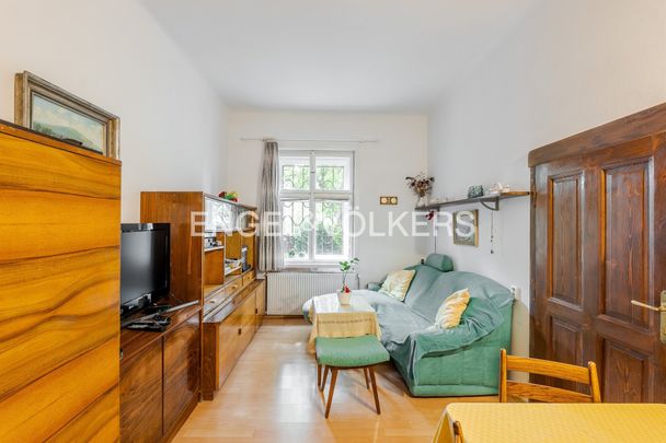 Pronájem rodinného domu 196 m², V Roháčích 68, Praha - Photo 1