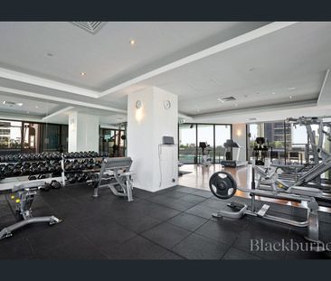 Furnished in the Heart of the CBD - Photo 2