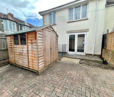 2 Bed Flat, Belton Road, BS5 - Photo 2