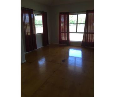 4 BEDROOM LOW MAINTENANCE HOME - Photo 5