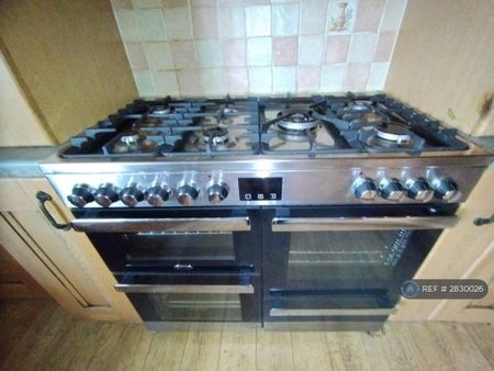 3 bedroom terraced house to rent - Photo 5