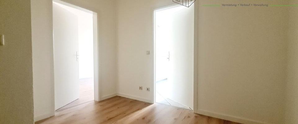 Preiswerte, frisch renovierte 1-Raum-Wohnung mit Tageslichtbad & Abstellraum - Foto 1