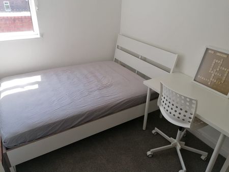 1 bed house / flat share to rent in Cyril Child Close - Photo 2