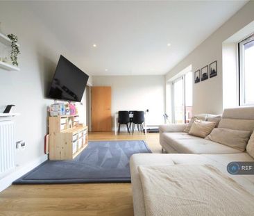 1 bedroom flat to rent - Photo 2