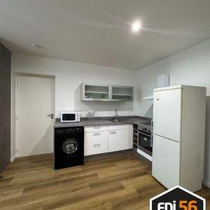 À LOUER - T2 MEUBLÉ ENTIEMENT RÉNOVÉ AVEC JARDIN PRIVATIF - Photo 2