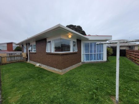 2/110 Young Street, Lynmouth, New Plymouth - Photo 2
