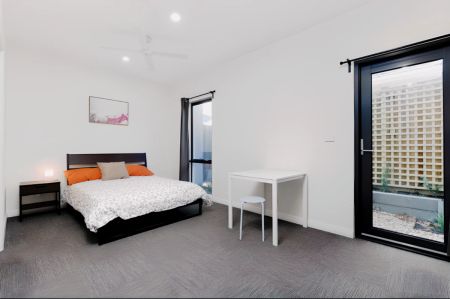 Large Studio with courtyard - Photo 2