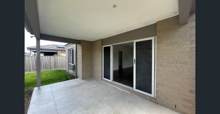 Spacious Family Home! - Photo 5