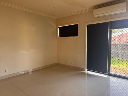 3 Bedroom Granny flat - Photo 4