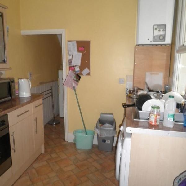 2 Bedroom Flat Addycombe Terrace Heaton - Photo 1