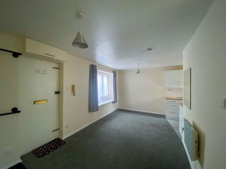 Studio to rent - Photo 3